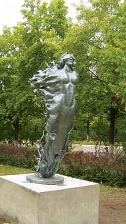 Скульптура «Мечты об авиации», выполненная в рамках симпозиума скульпторов в г. Ульяновске (2010)